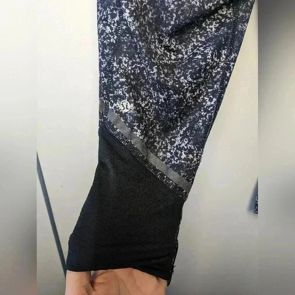 Lululemon Hop To It Crop *Full-On Luxtreme size 6 - Picture 11 of 15